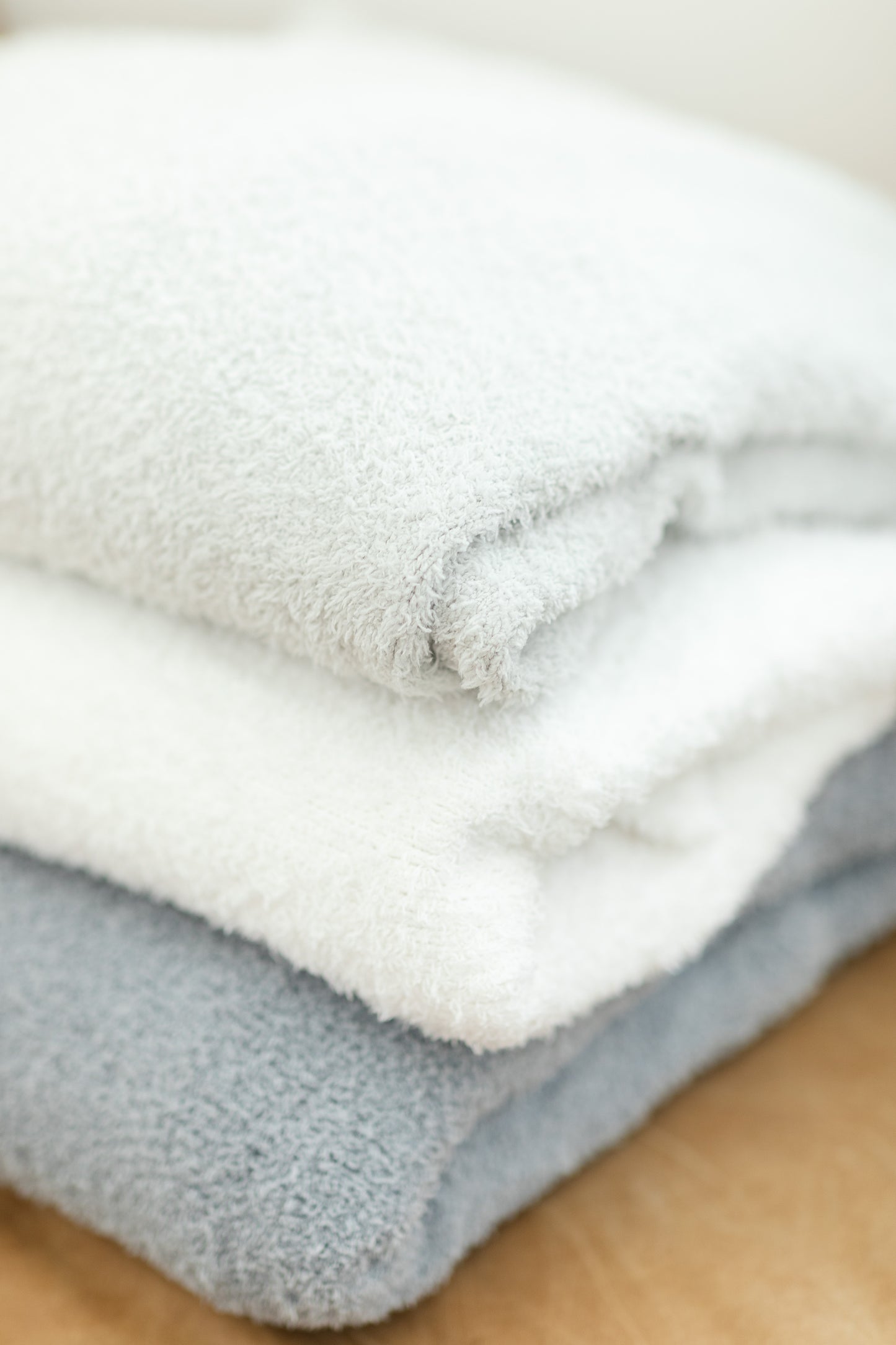 Cozy Threads Adult Lightweight Bamboo Throw, Cream